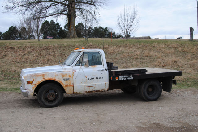1970 Chevrolet C/K Pickup 3500 Flat Bed w/GN Hitch - photo 2