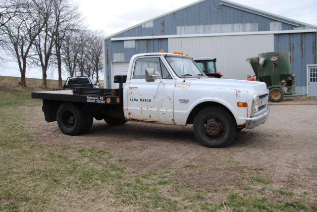 1970 Chevrolet C/K Pickup 3500 Flat Bed w/GN Hitch - photo 3