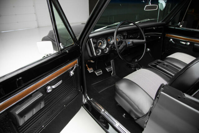 1970 Chevrolet Blazer 4WD Black Houndstooth 4-Speed - photo 7
