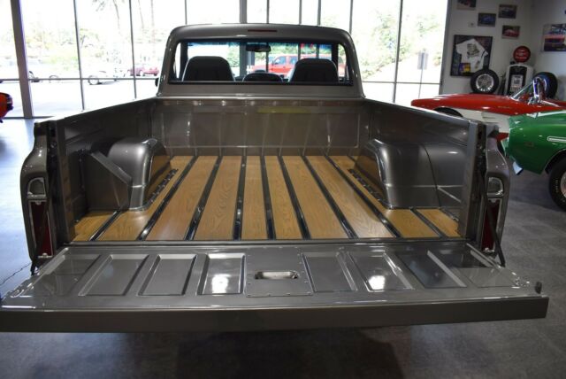 1970 Chevrolet C-10 One of a kind Custom C10 Shortbox Restomod - photo 5