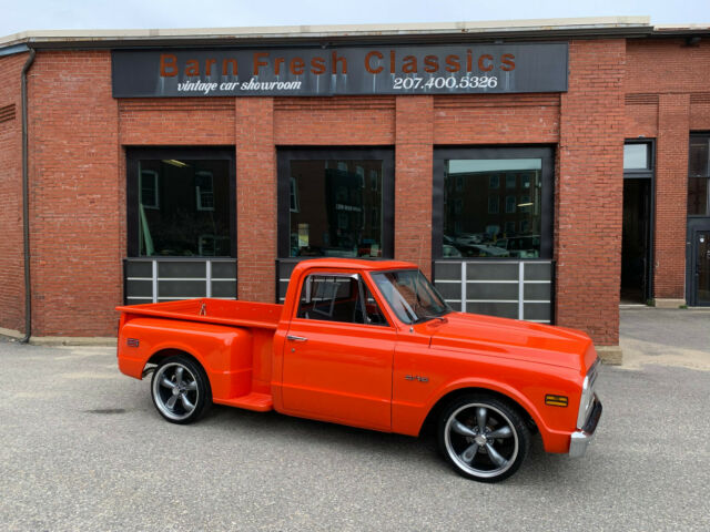 1970 CHEVROLET C10 SHORT BED STEPSIDE! RESTORED AND BEAUTIFUL! 350 V8 AUTOMATIC! 1970 Chevrolet C-10 Custom Deluxe