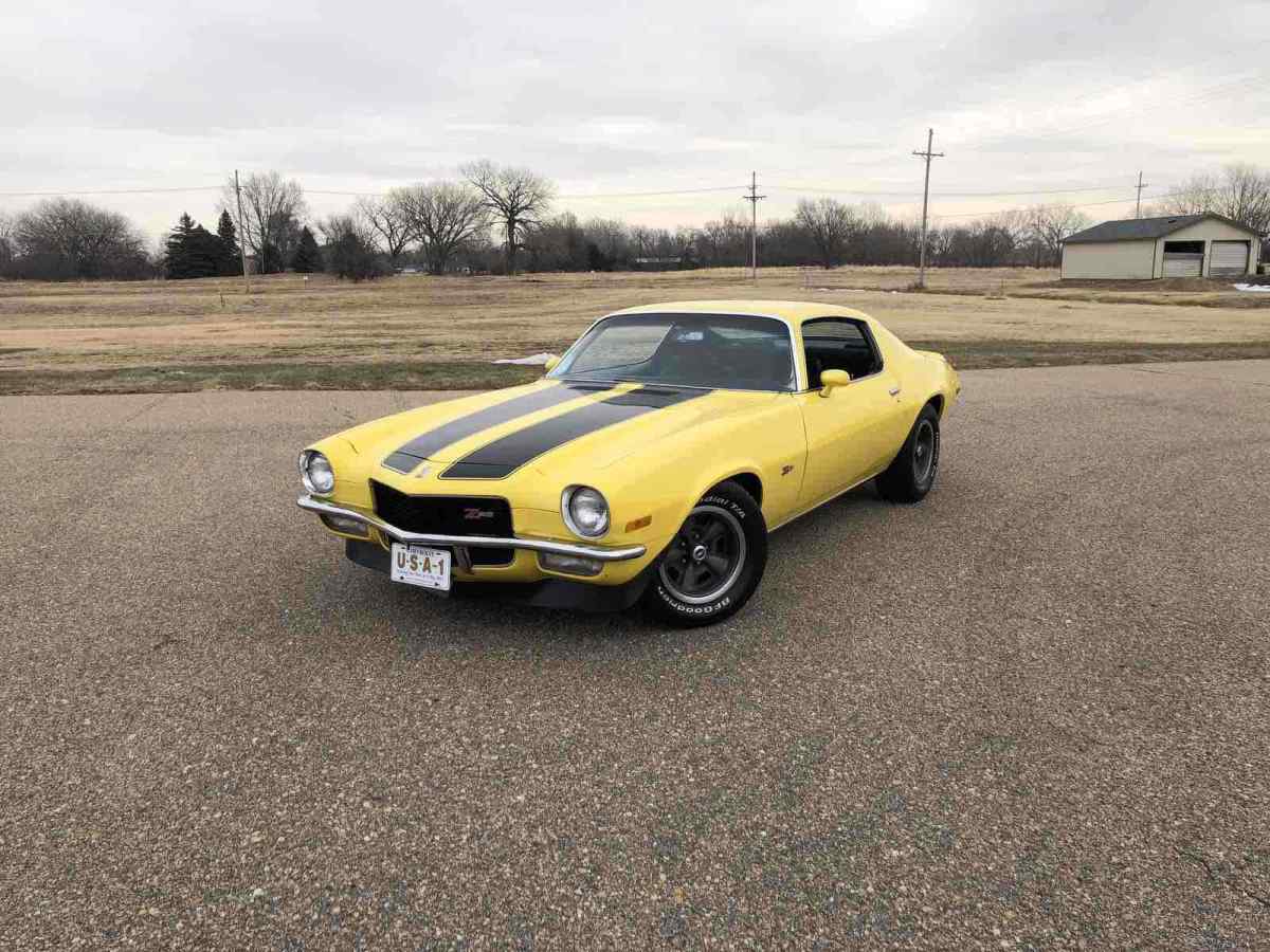 1970 Chevrolet Camaro Z 28 Sportscar Yellow RWD Manual Z/28 1970 Chevrolet Camaro Z 28 Z/28
