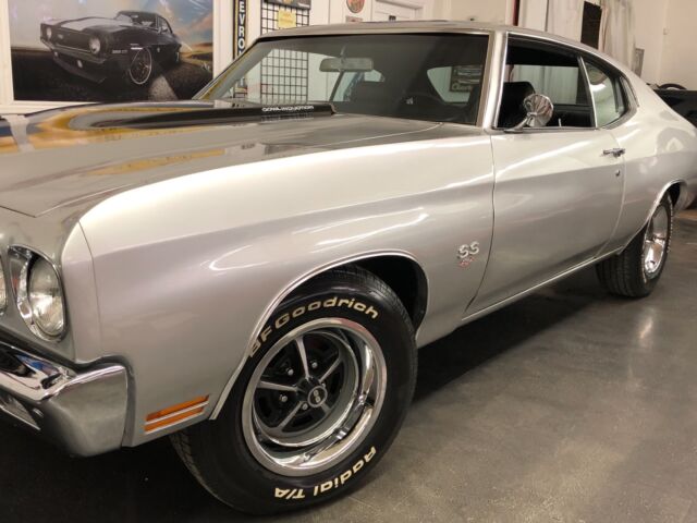 1970 Chevrolet Chevelle SS 396-BIG BLOCK WITH 4 SPEED-CORTEZ SILVER- - photo 3