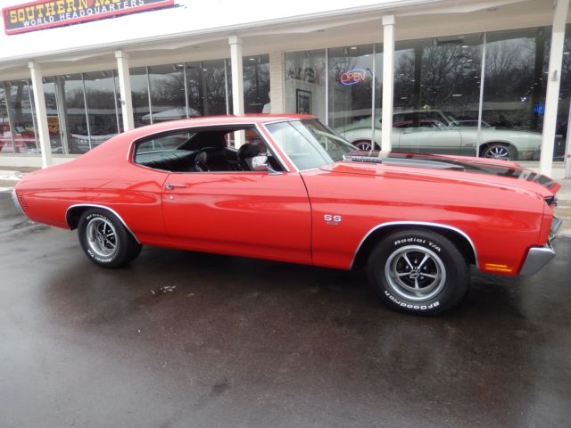 1970 Chevrolet Chevelle SS Cranberry red 502 Muncie 4 speed A/C 12 bolt 1970 Chevrolet Chevelle Buckets with Console