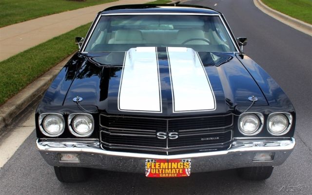 1970 Chevrolet Chevelle SS396 Big Block 4-speed Black with White Bucket Seats 1970 Chevrolet Chevelle SS396