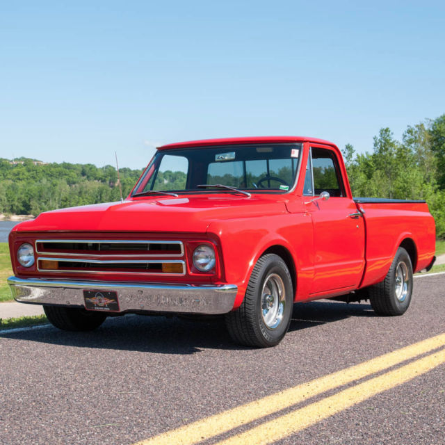 1970 Chevrolet Custom C10 Pickup, 350cid V-8, 3-speed manual, Air conditioning 1970 Chevrolet C-10 Fleetside Custom