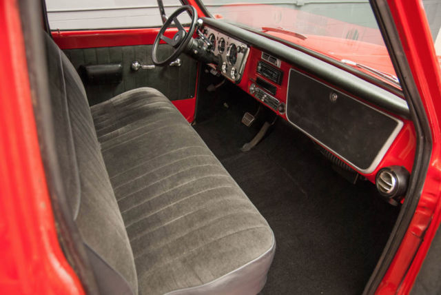 1970 Chevrolet C-10 Fleetside Custom - photo 10