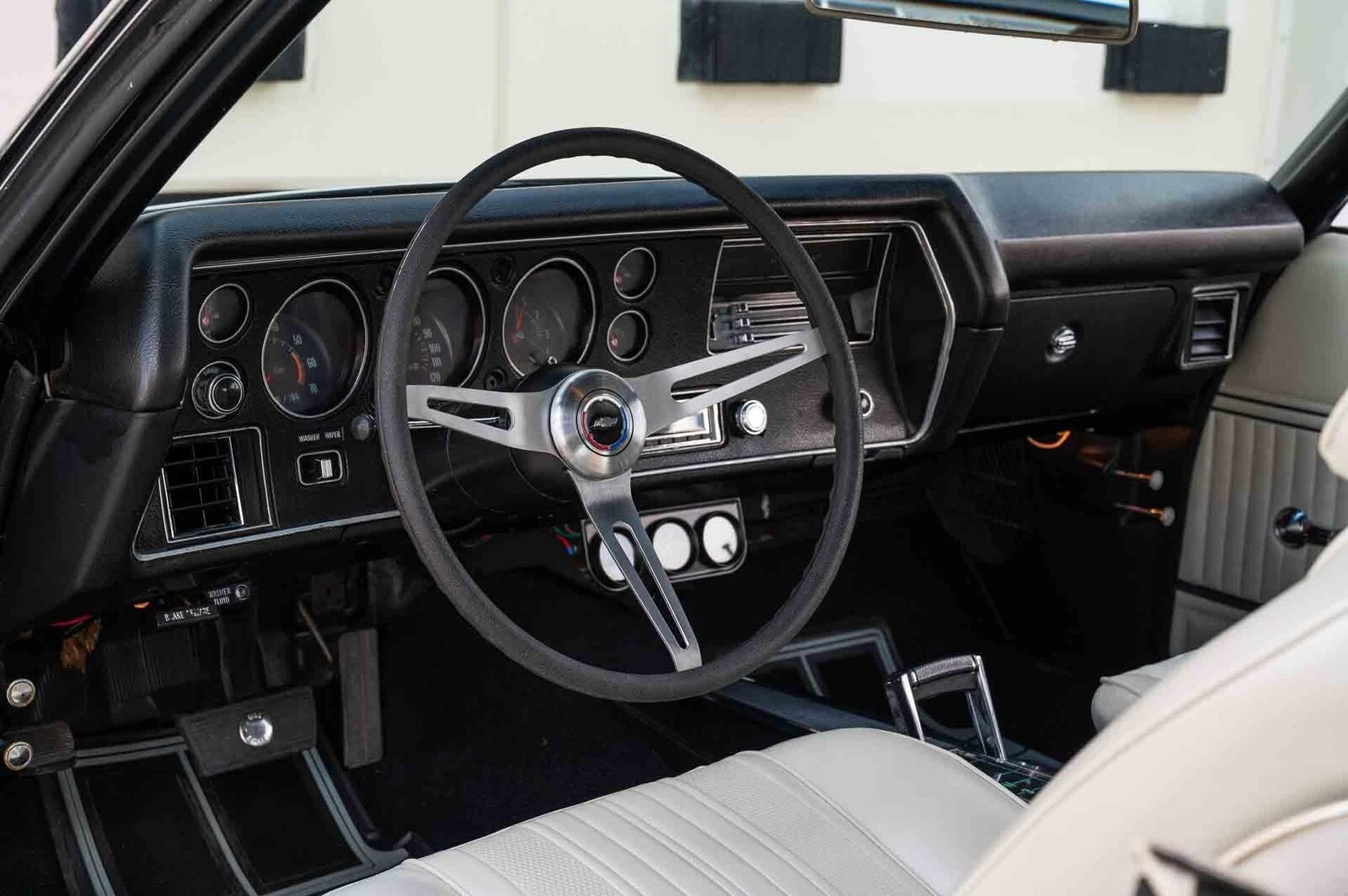 1970 Chevrolet Malibu Factory Tuxedo Black, Rare Options, Stunning Condi - photo 12
