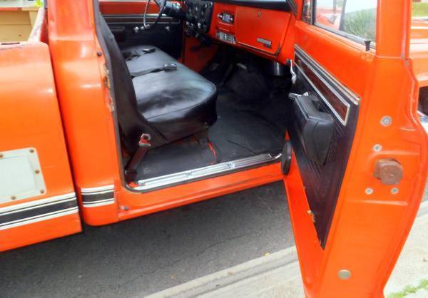 1970 Chevrolet C-10  V-8 350 CUSTOM - photo 2