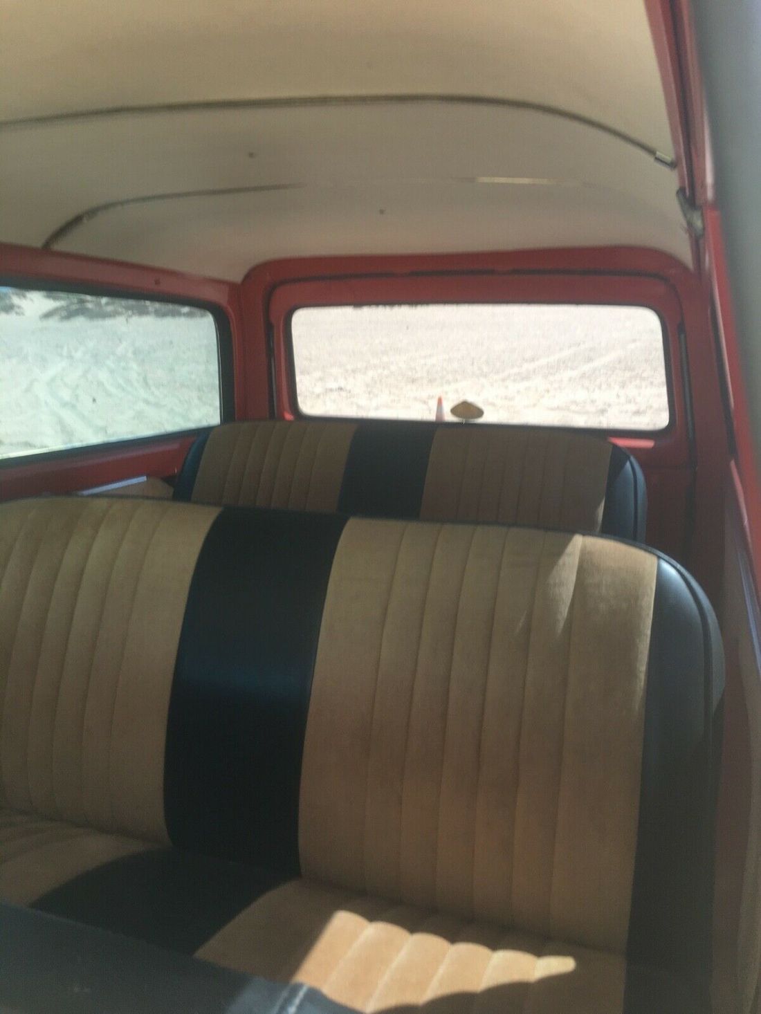 1970 Chevrolet Suburban - photo 9