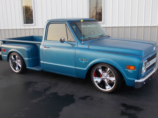1970 Chevy C-10 Step Side PICKUP Professional Build -Just in Time for Christmas 1970 Chevrolet C-10