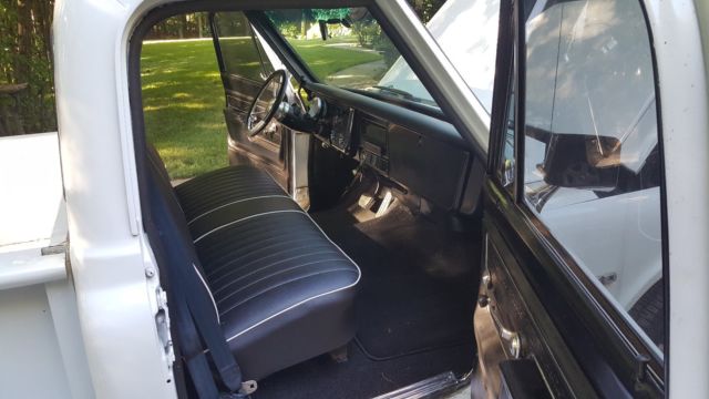 1970 Chevrolet C-10 Pickup - photo 3