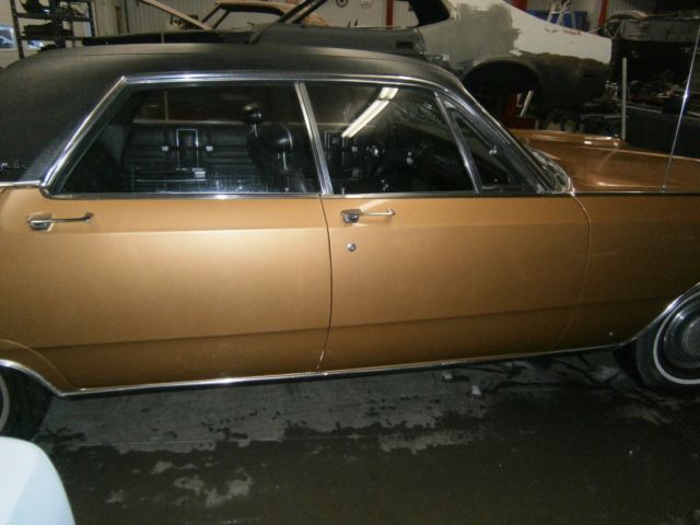 1970 Chrysler 300 Series - photo 2