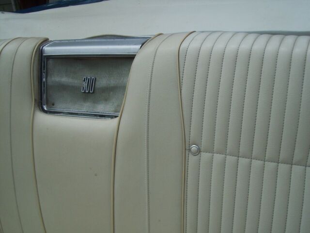 1970 Chrysler 300 Series convertible - photo 9