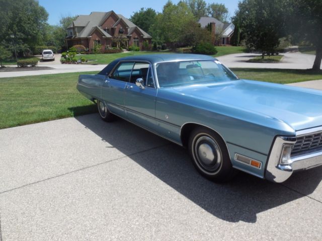 1970 Chrysler Imperial Crown Hardtop 4-Door - photo 4
