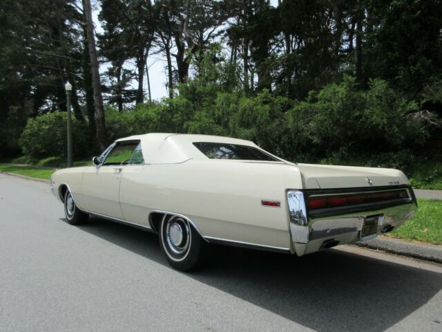 1970 Chrysler 300 Series - photo 2
