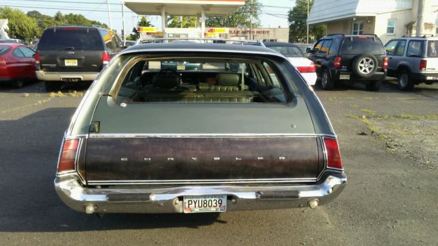 1970 Chrysler Town & Country - photo 3