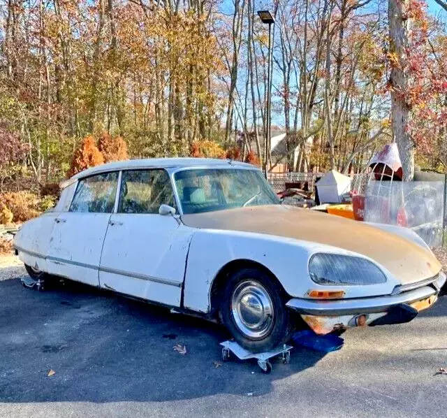 1970 Citroen DS21 car Automobile for Project with lot of extra parts clean Title 1970 Citroën DS21