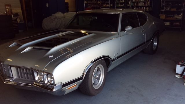 1970 cutlass s w31 1970 Oldsmobile Cutlass black w31 striping