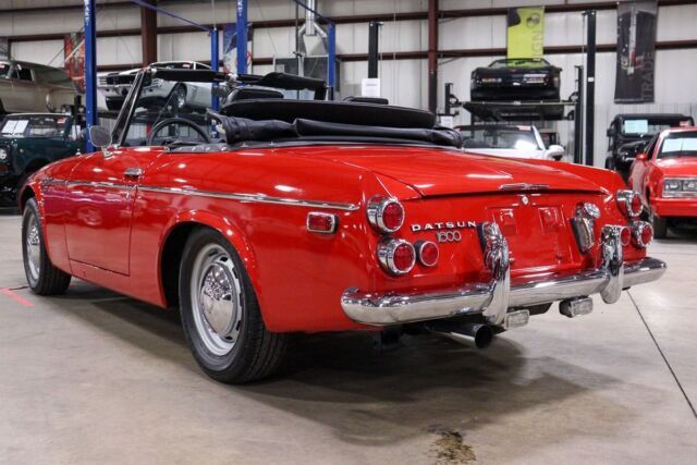 1970 Datsun 1600 Convertible - photo 6