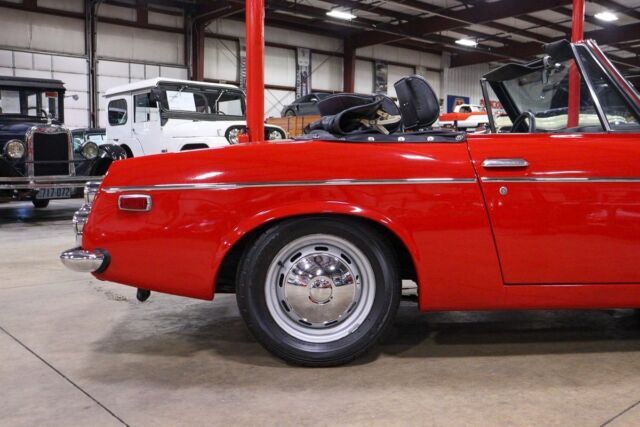 1970 Datsun 1600 Convertible - photo 9