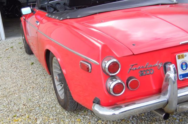 1970 Datsun 2000 . - photo 6