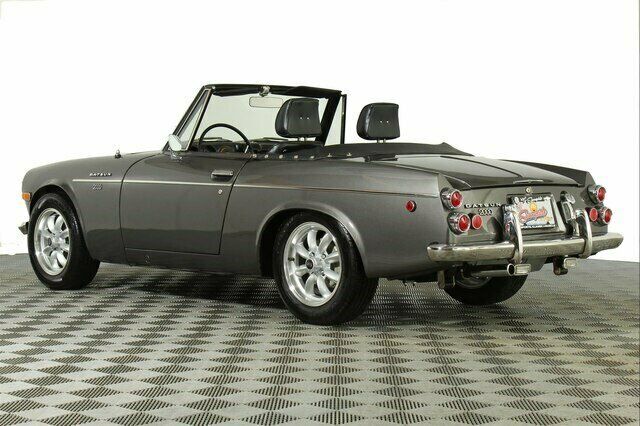 1970 Datsun 311 -- - photo 11