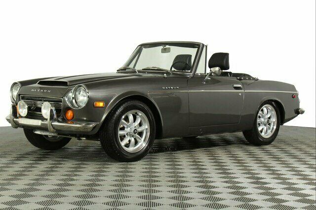 1970 Datsun 311 -- - photo 2