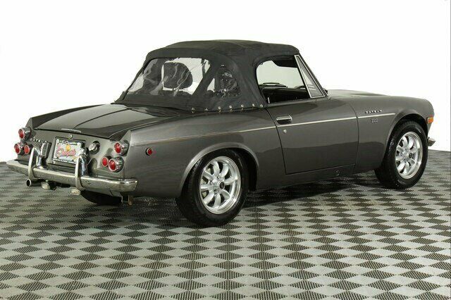 1970 Datsun 311 -- - photo 7
