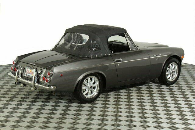 1970 Datsun 311 -- - photo 9