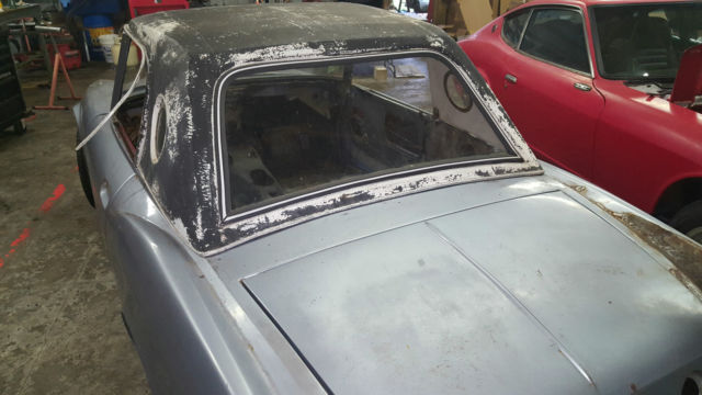 1970 Datsun Roadster 1600 SPL311 coupe convertible - photo 11