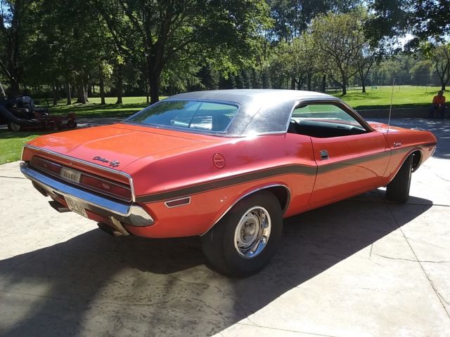1970 Dodge Challenger R/T - photo 2