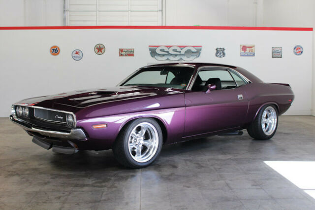 1970 Dodge Challenger No trim field - photo 2