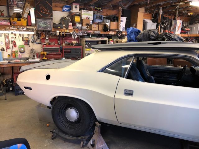 1970 Dodge Challenger - photo 4