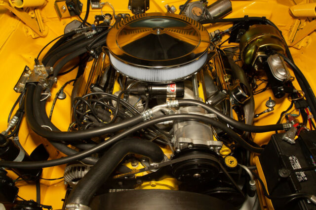 1970 Dodge Challenger 440, Auto A/C Disc Brakes - photo 4