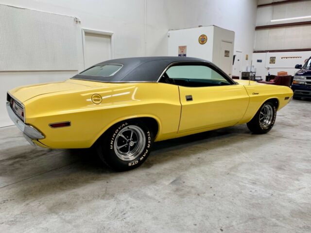 1970 Dodge Challenger - photo 3