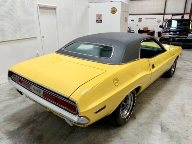 1970 Dodge Challenger - photo 4
