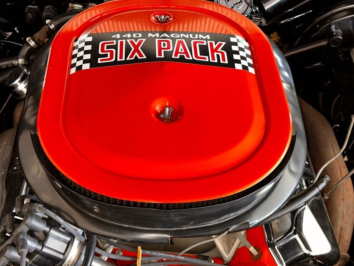 1970 Dodge Challenger 440cid PISTOL GRIP 6 PACK! - photo 3