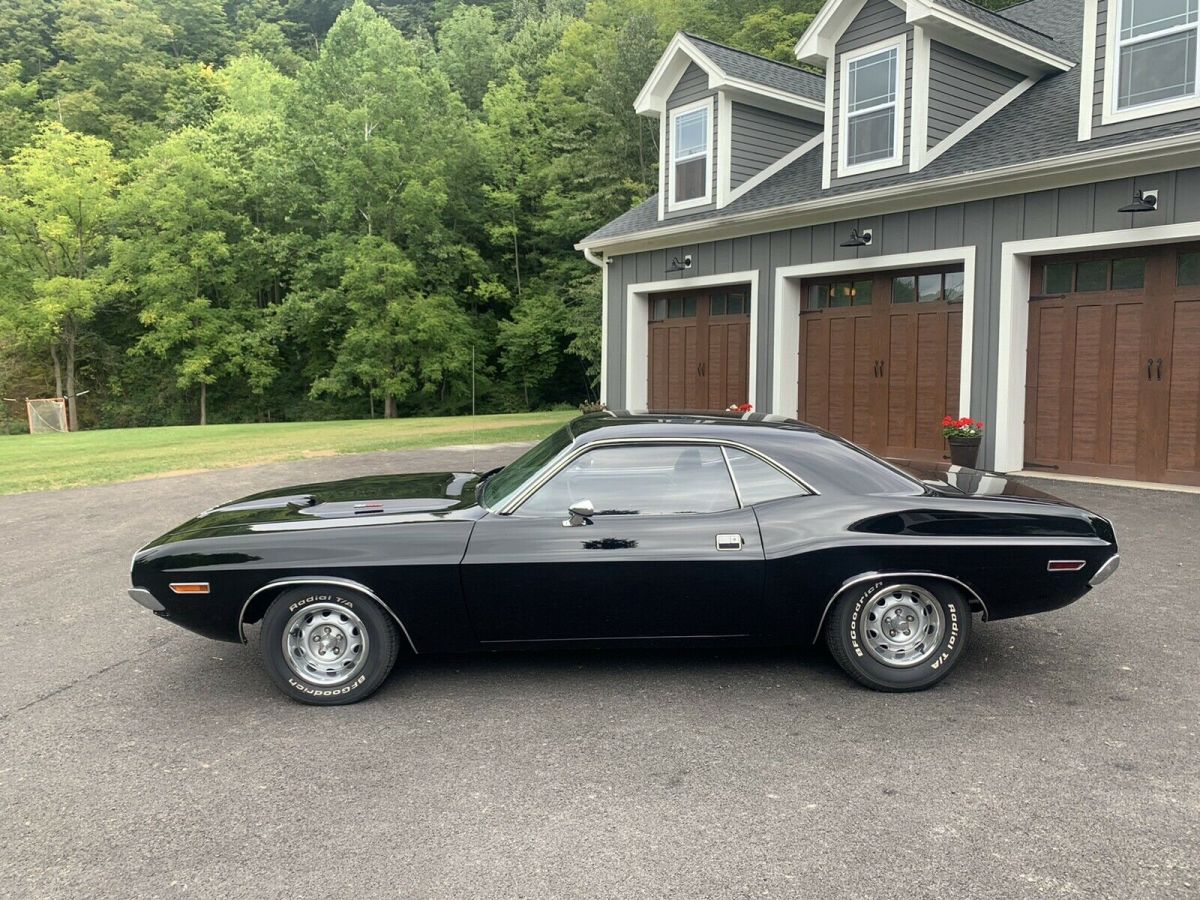 1970 Dodge Challenger R/T - photo 2