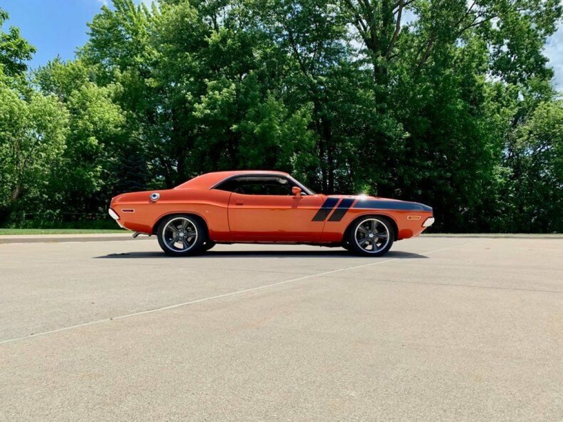 1970 Dodge Challenger - Orange Coupe 440 Six Pack V8 Automatic 1970 Dodge Challenger