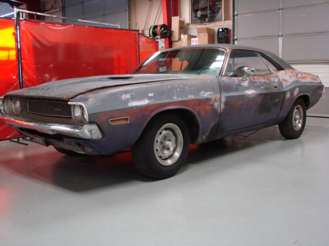 1970 Dodge Challenger Plum Crazy 383 4-speed project car 1970 Dodge Challenger