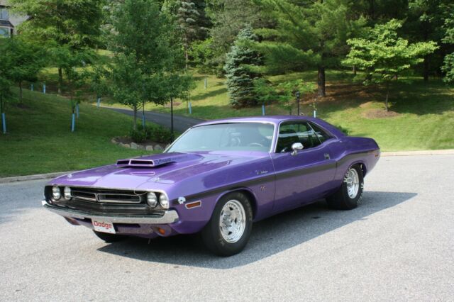 1970 Dodge Challenger Plum Crazy RT Drag Racing professionalrotisserie restore 1970 Dodge Challenger RT