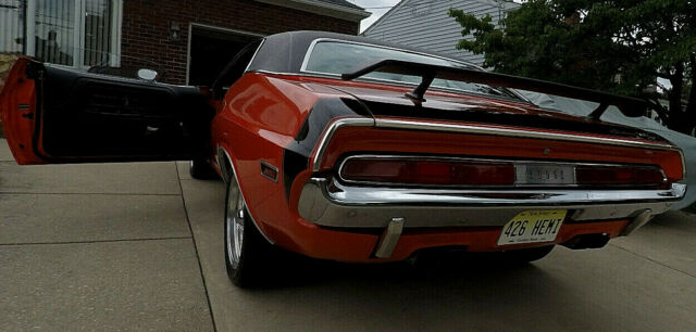 1970 Dodge Challenger R/T 426 HEMI 4-Speed Shaker Dual Carb - photo 12