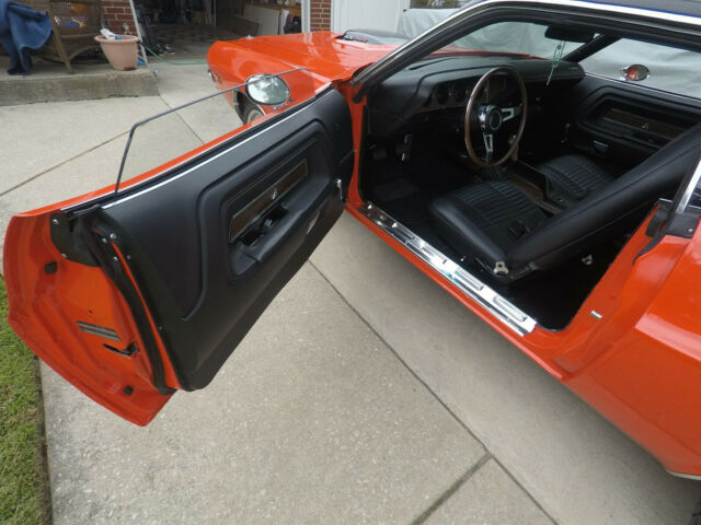 1970 Dodge Challenger R/T 426 HEMI 4-Speed Shaker Dual Carb - photo 6