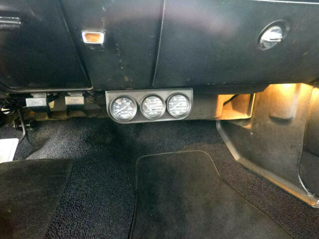 1970 Dodge Challenger R/T 426 HEMI 4-Speed Shaker Dual Carb - photo 9