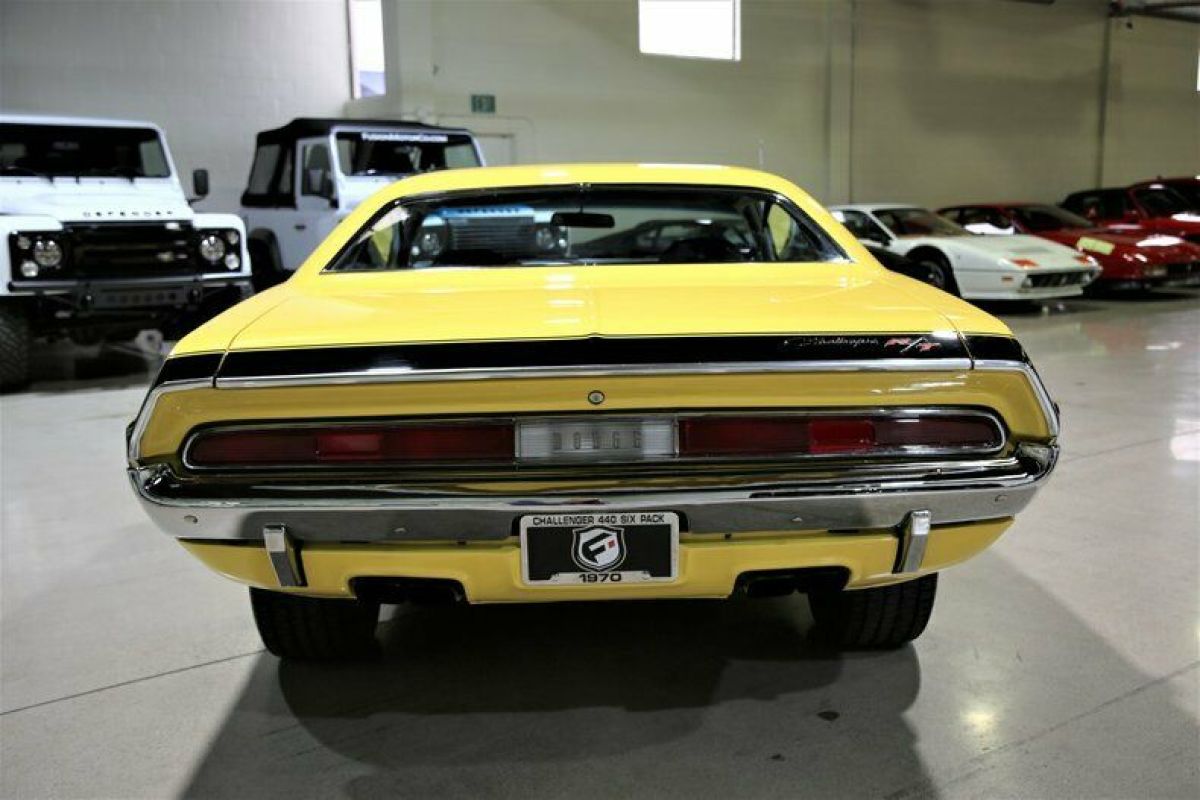 1970 Dodge Challenger - photo 5