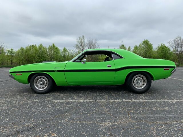 1970 Dodge Challenger R/T - photo 4