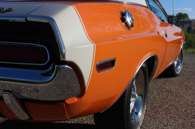 1970 Dodge Challenger - photo 3
