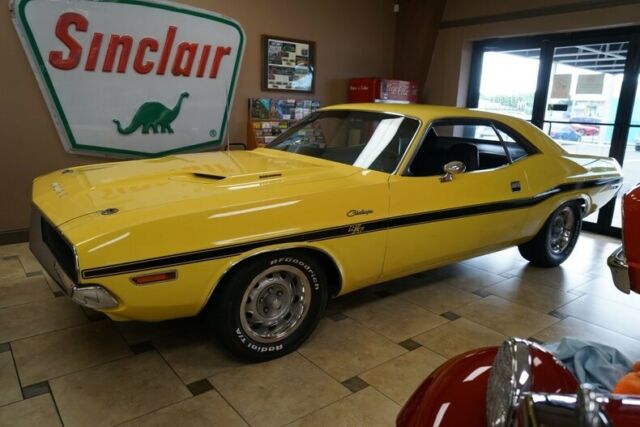 1970 Dodge Challenger R/T - photo 2
