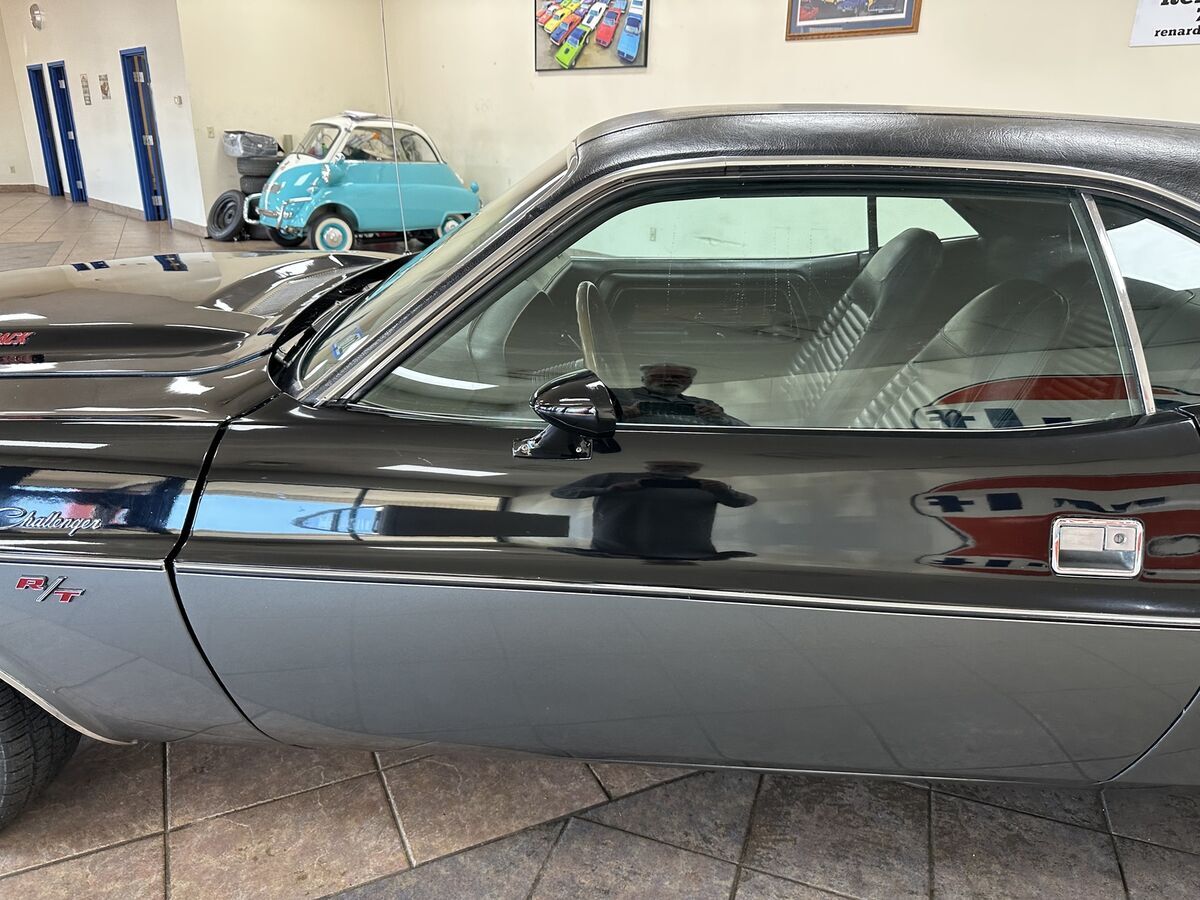 1970 Dodge Challenger R/T - photo 4